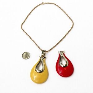 Vintage 1970s Sarah Coventry Interchangeable Teardrop Necklace Yellow Red Orange
